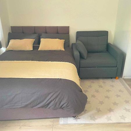 Studio Flat Private Bathroom Wc And Kitchenette Londres Exterior foto