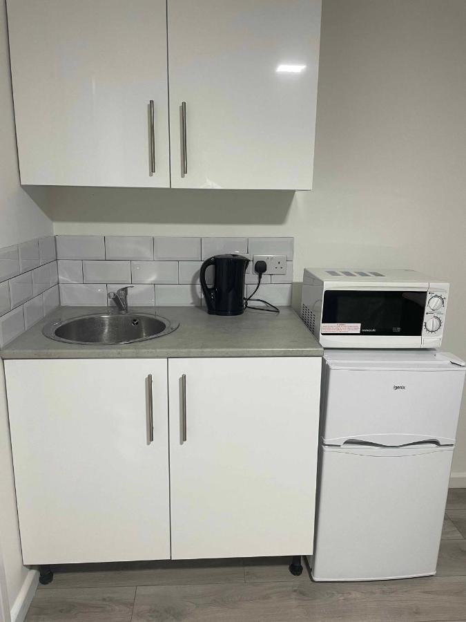 Studio Flat Private Bathroom Wc And Kitchenette Londres Exterior foto